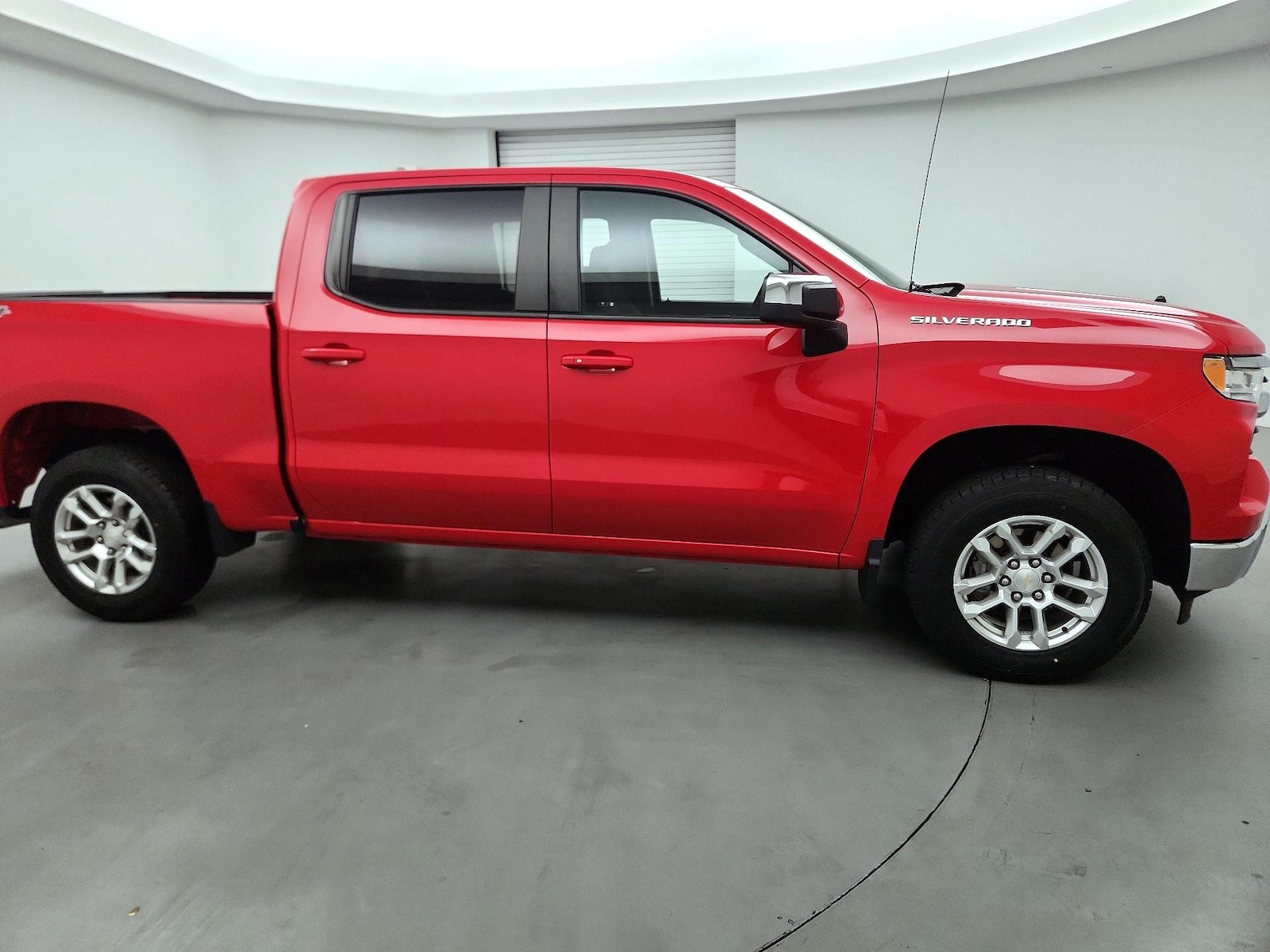 2024 Chevrolet Silverado 1500 LT - Photo 4