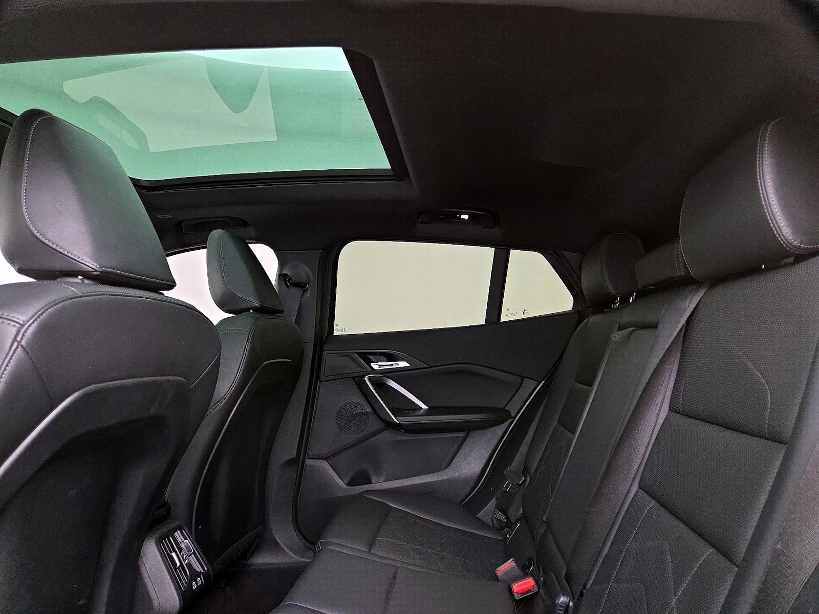 2025 BMW X2 28i - Photo 25