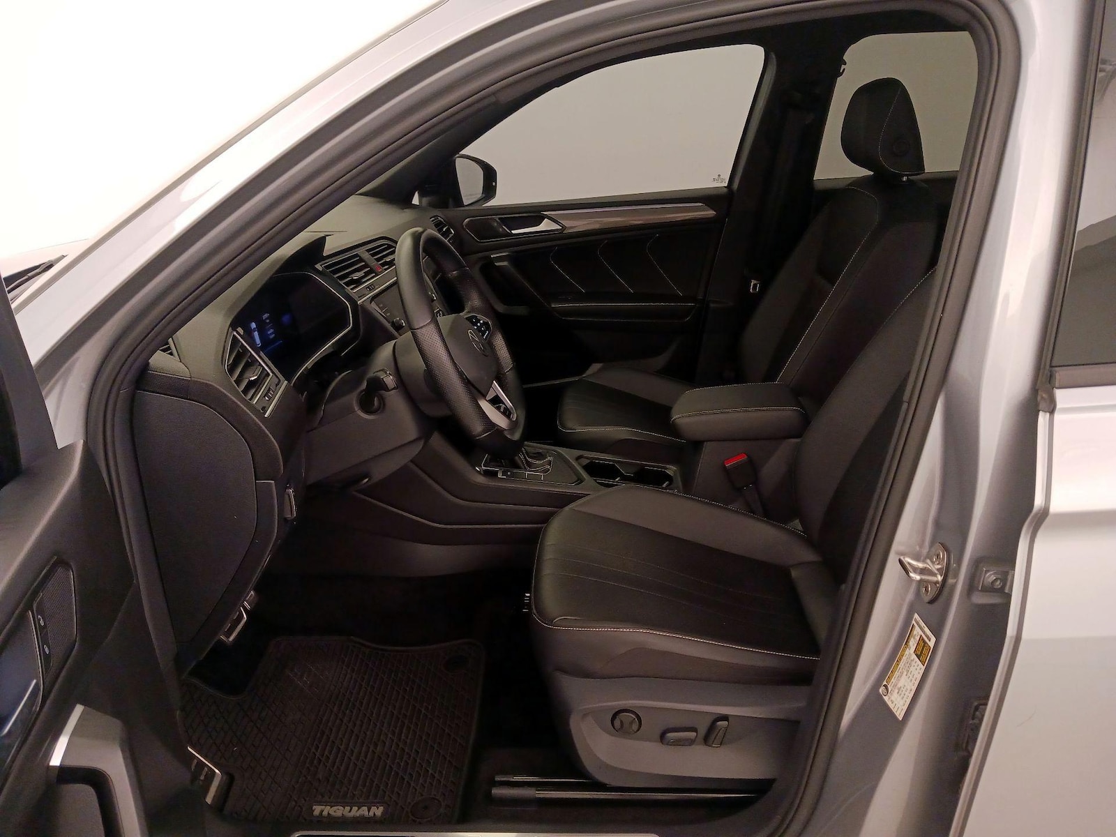 2023 Volkswagen Tiguan SE R-LINE BLACK - Photo 12