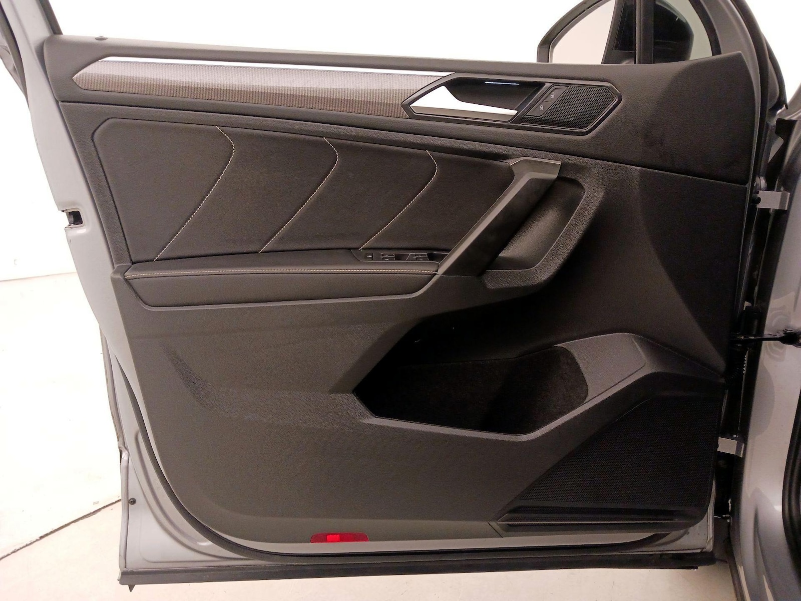 2023 Volkswagen Tiguan SE R-LINE BLACK - Photo 13