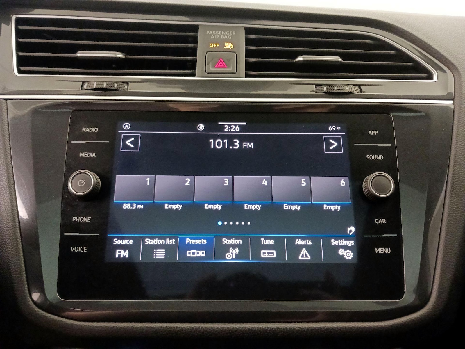 2023 Volkswagen Tiguan SE R-LINE BLACK - Photo 16
