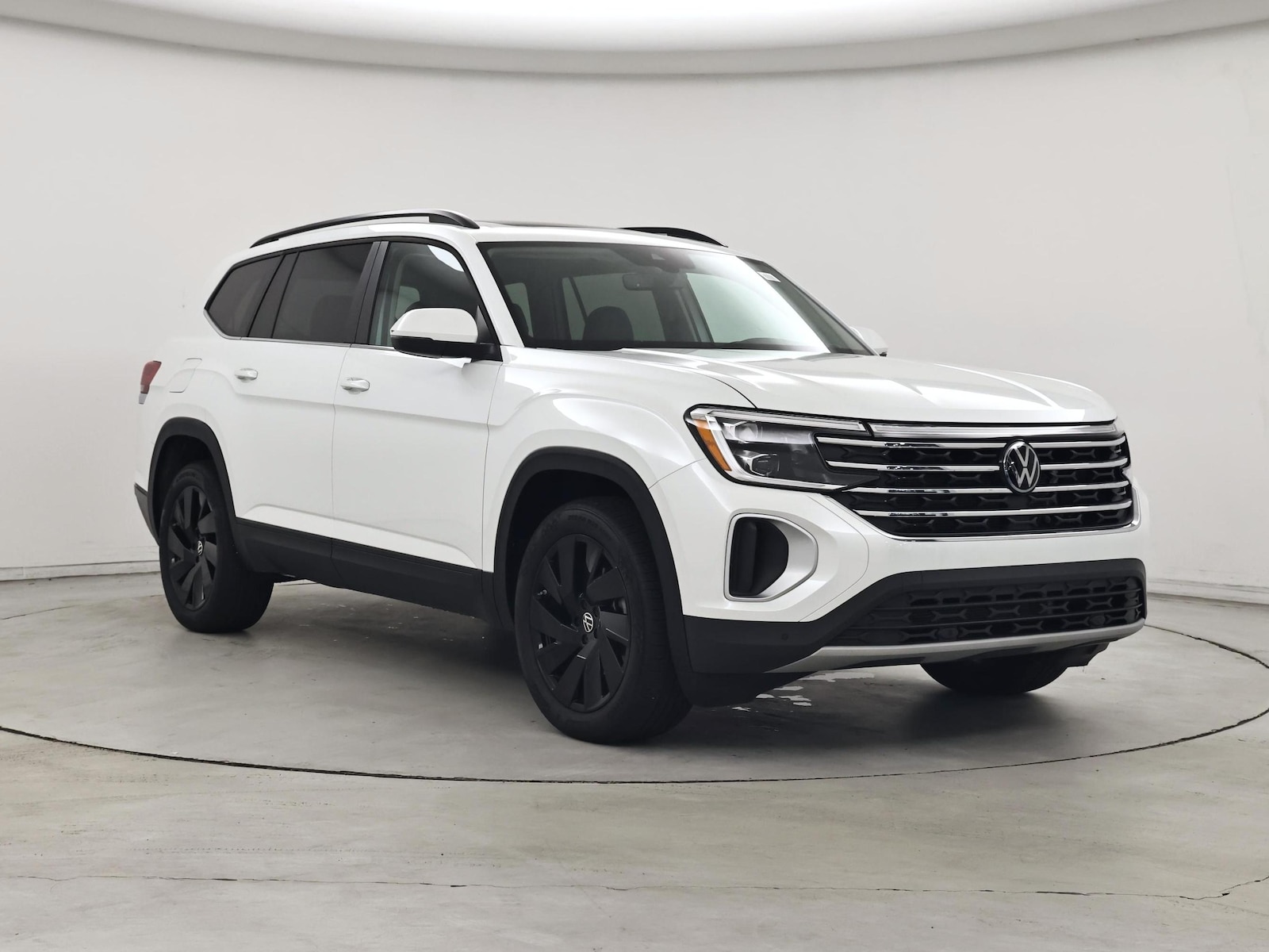2026 Volkswagen Atlas SE w/Tech - Photo 2