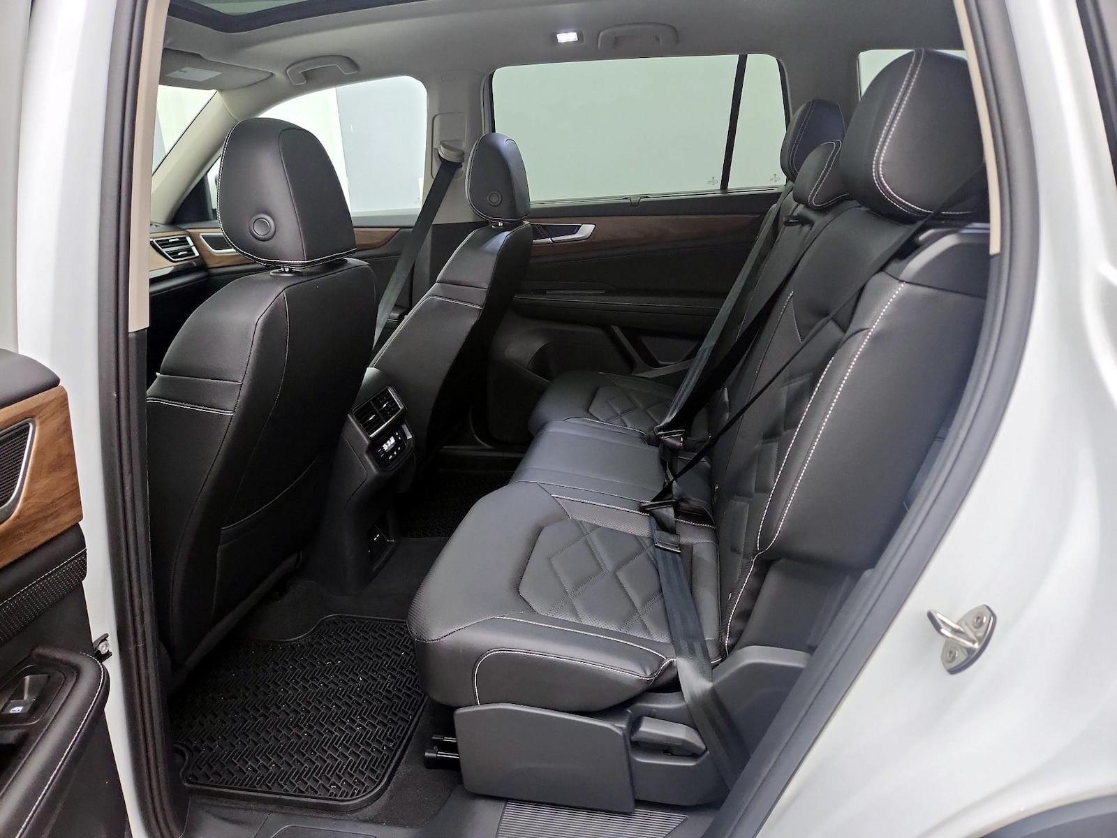 2026 Volkswagen Atlas SE w/Tech - Photo 21
