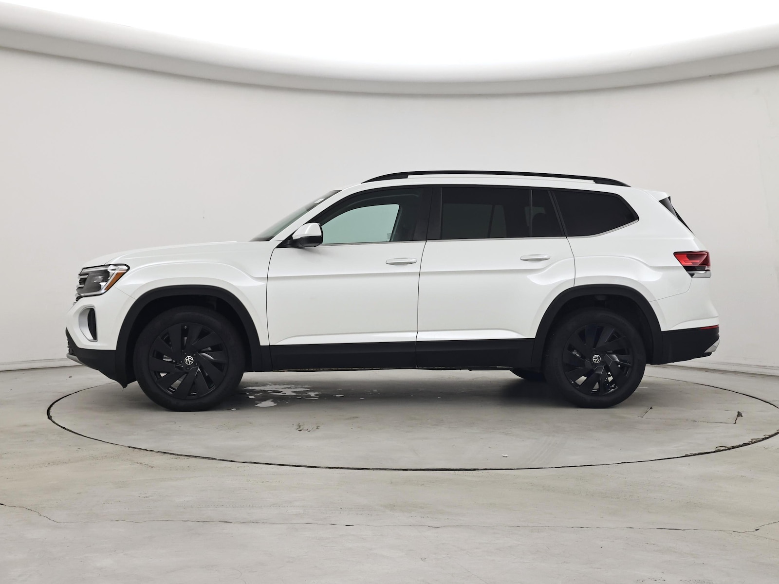 2026 Volkswagen Atlas SE w/Tech - Photo 4