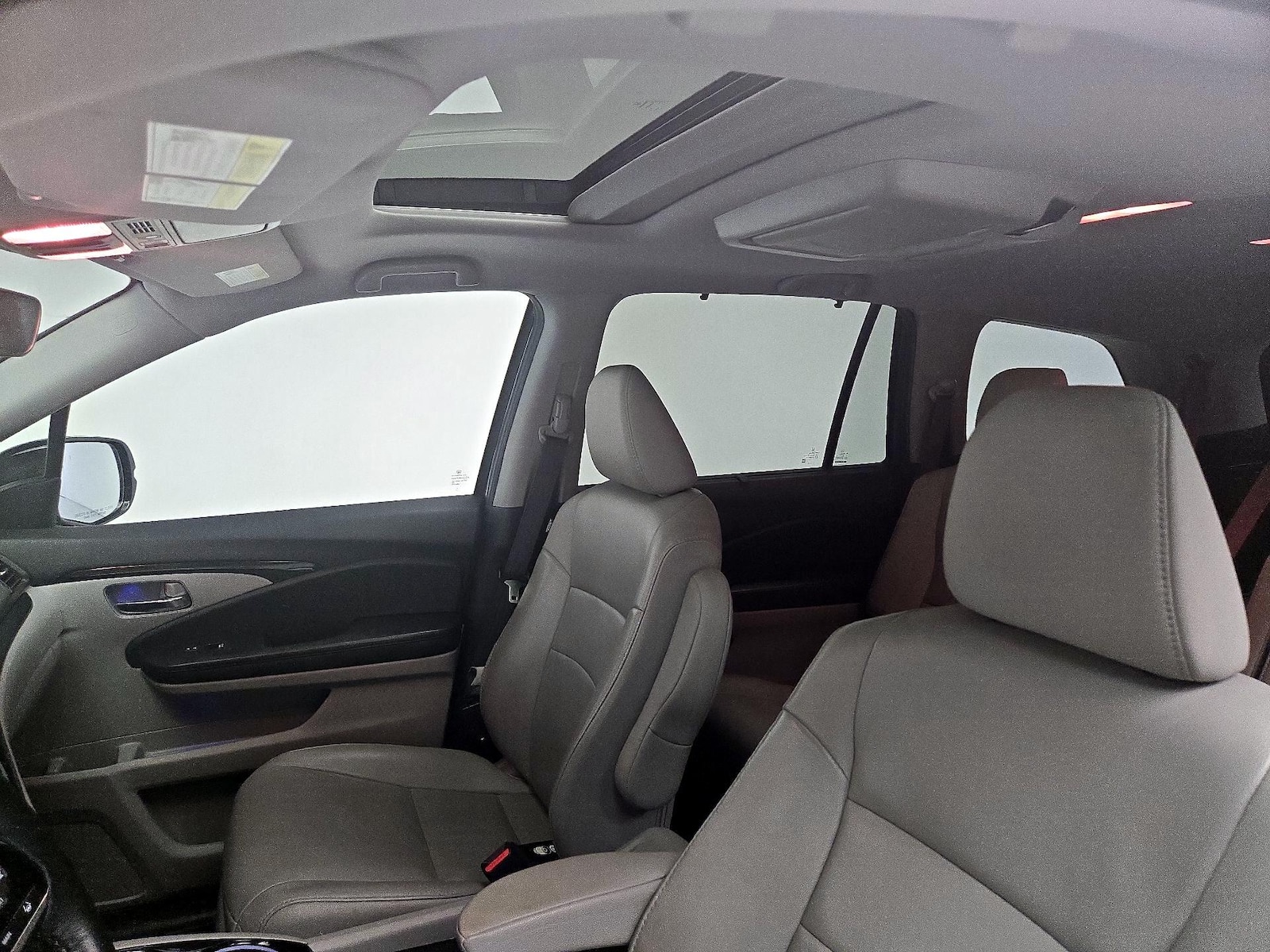 Sunroof(s) & Overhead Airbags