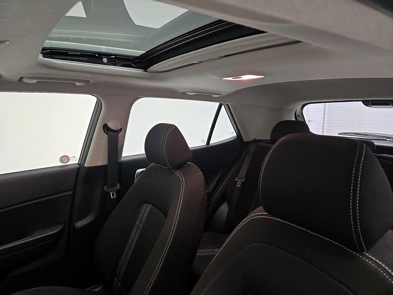 Sunroof(s) & Overhead Airbags