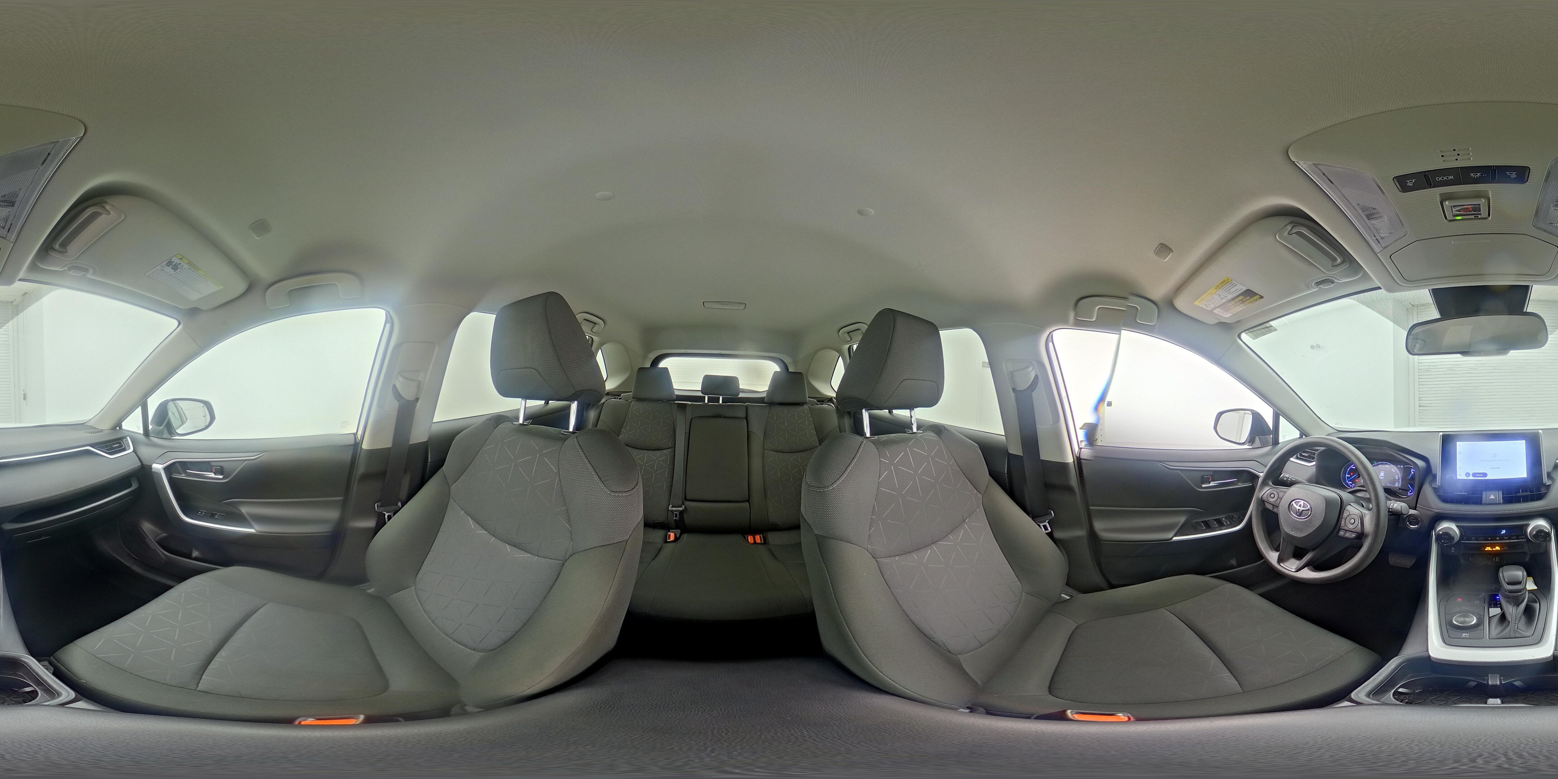 2025 Toyota RAV4 XLE - Photo 24