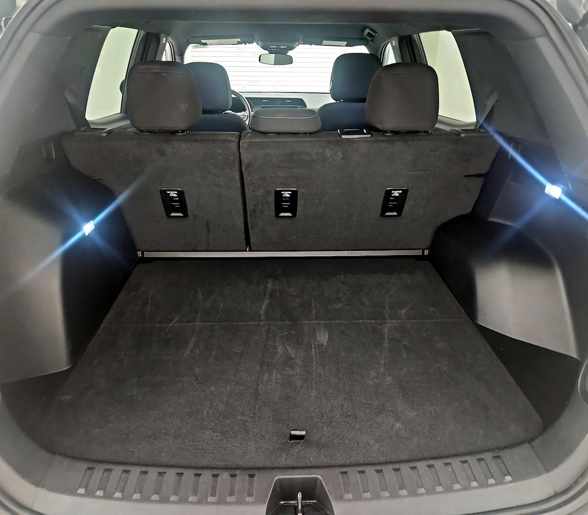 Trunk/Cargo (Seats Up)