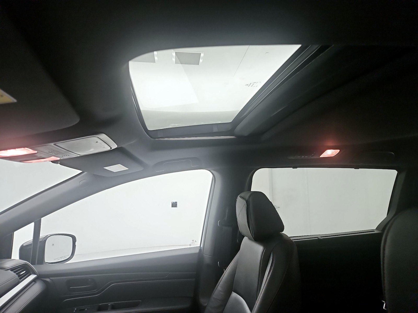 Sunroof(s) & Overhead Airbags