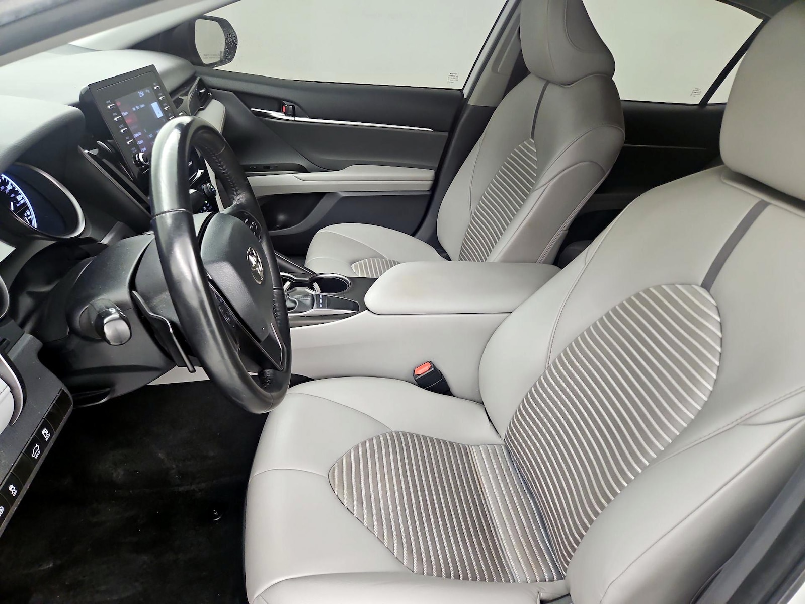 Power Seat(s) & Side Airbags