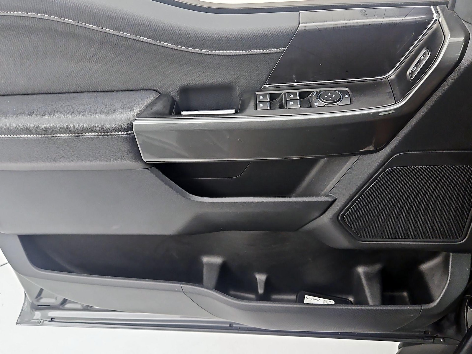 2023 Ford F-150 XLT - Photo 13