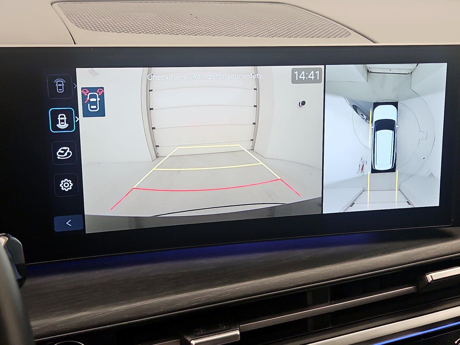 2025 Hyundai Santa Fe Limited - Photo 15