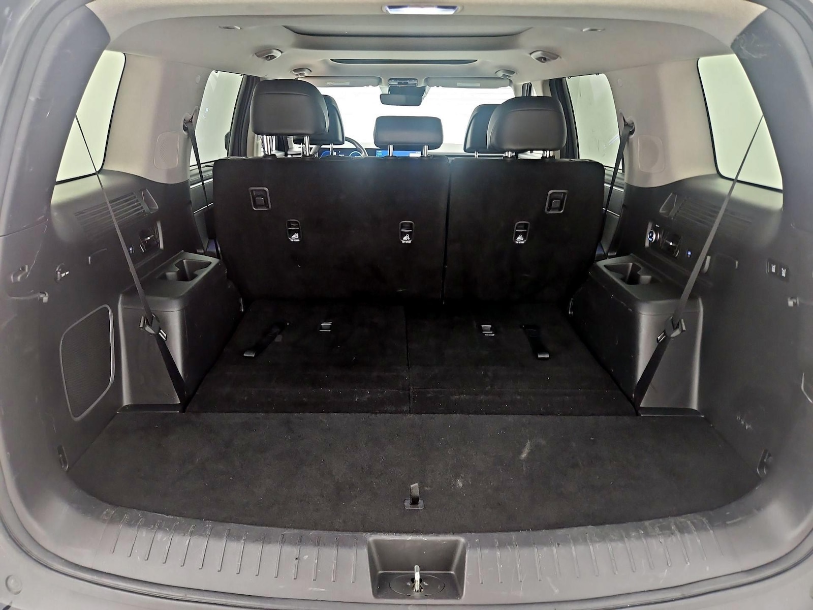 2025 Hyundai Santa Fe Limited - Photo 24