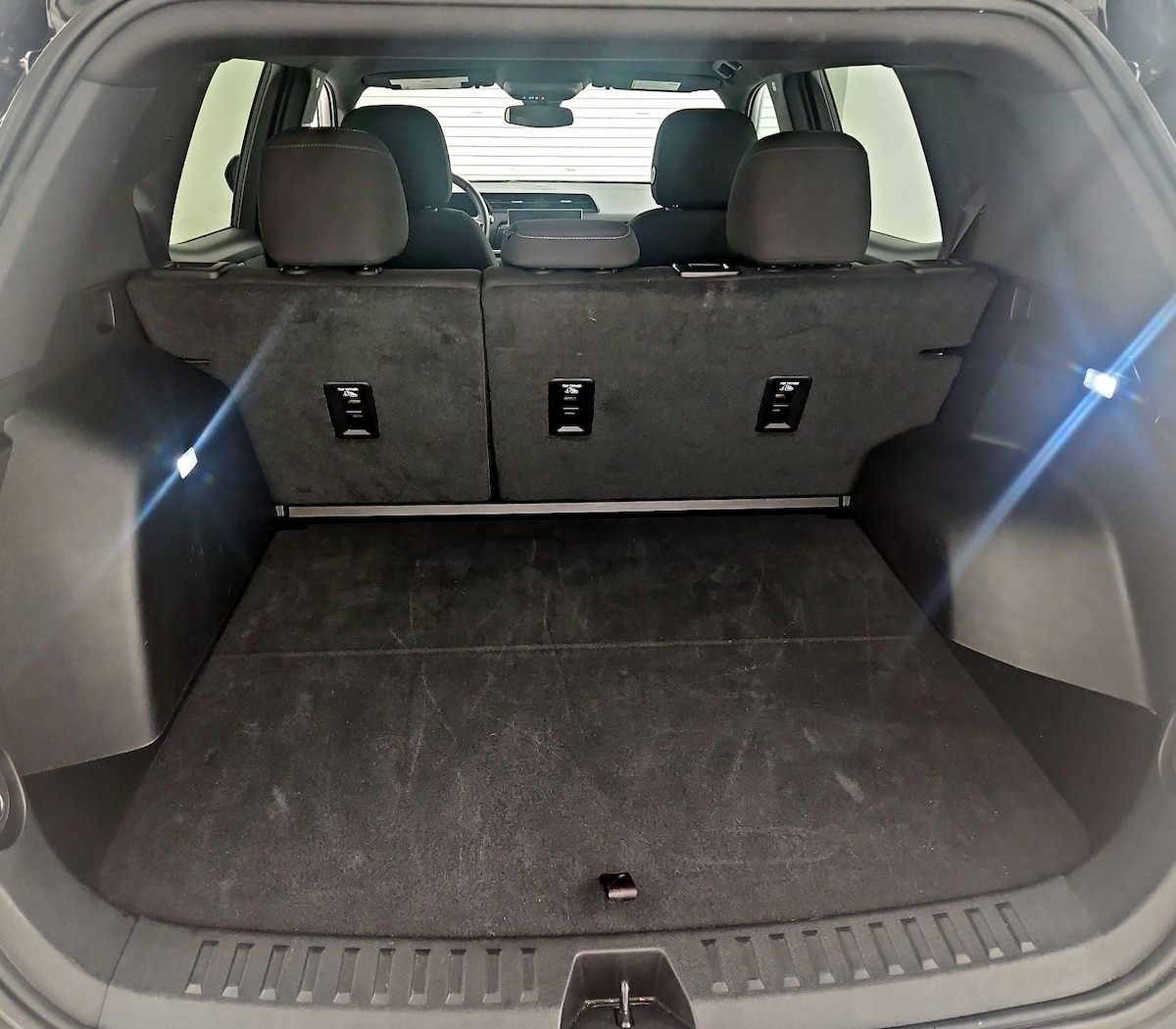 Trunk/Cargo (Seats Up)