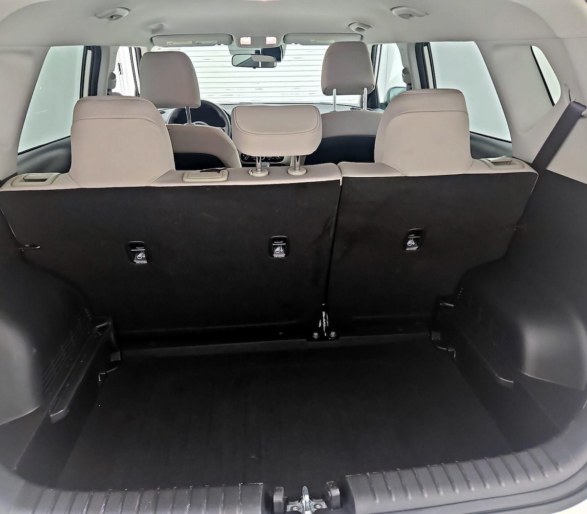 Trunk/Cargo (Seats Up)