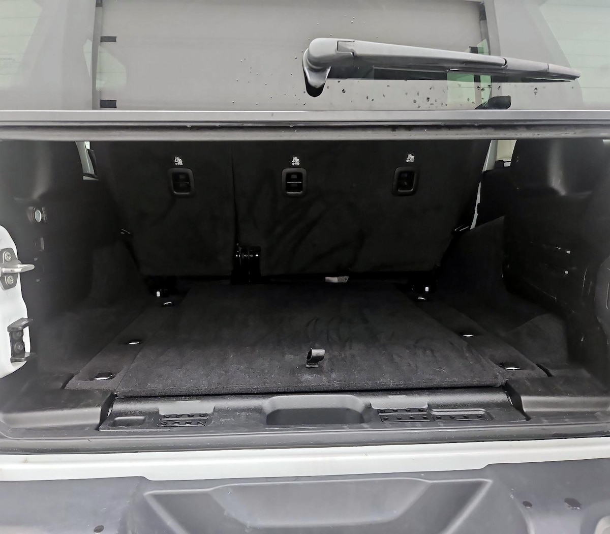 Trunk/Cargo (Seats Up)