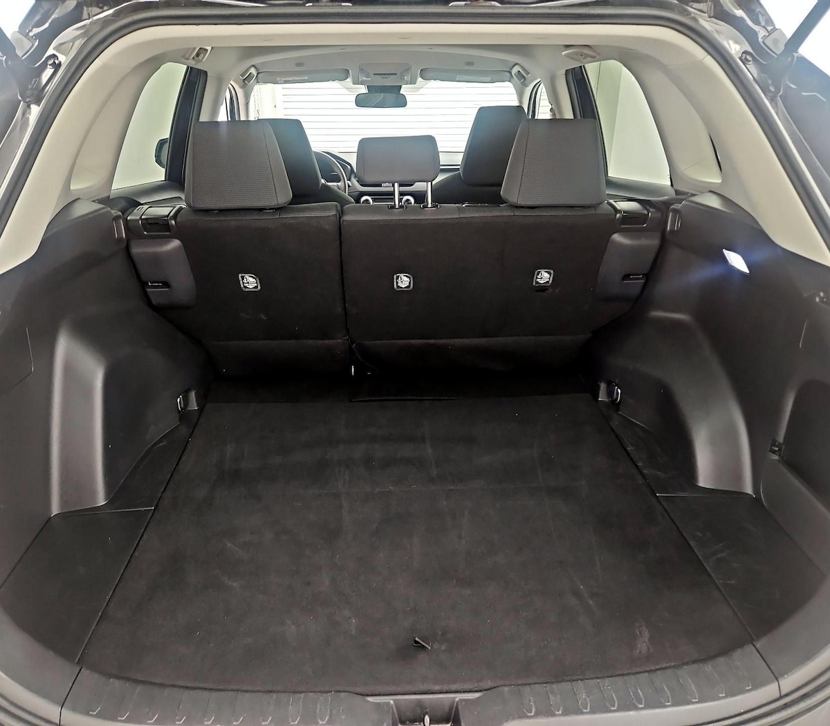 Trunk/Cargo (Seats Up)