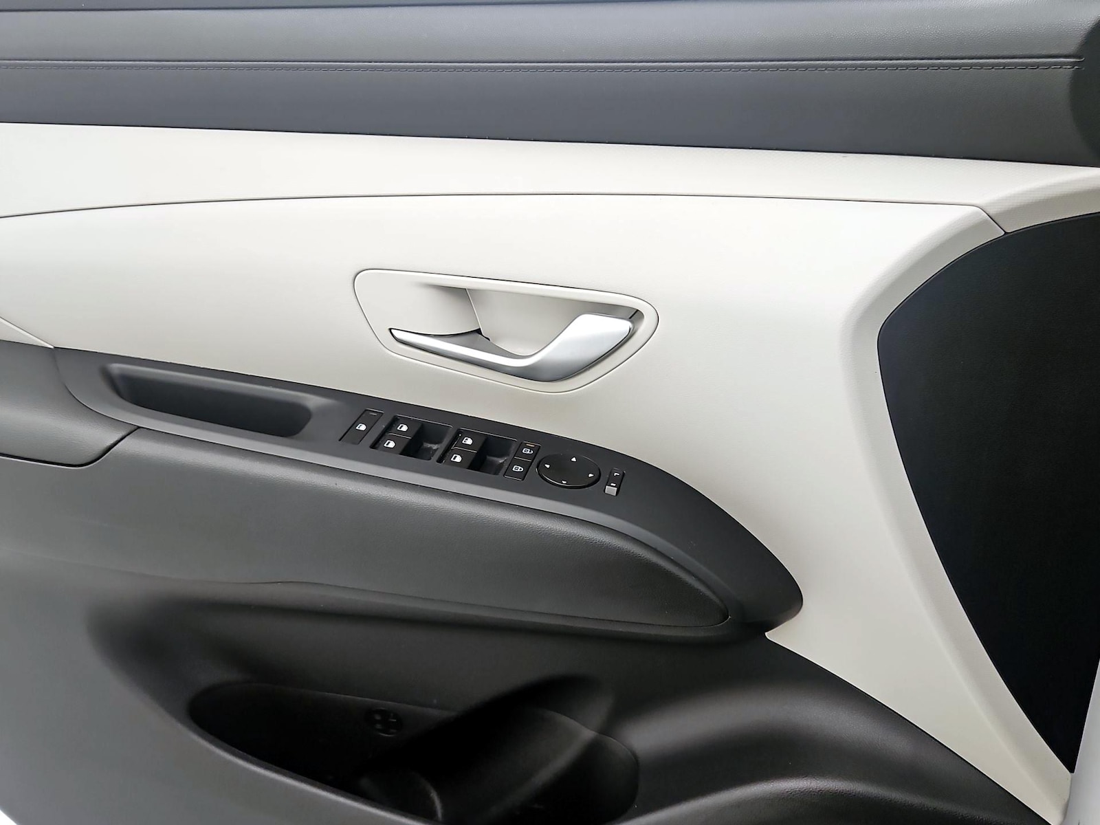 2025 Hyundai Tucson SE - Photo 13
