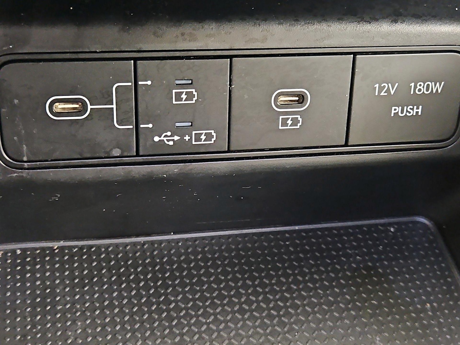 2025 Hyundai Tucson SE - Photo 19