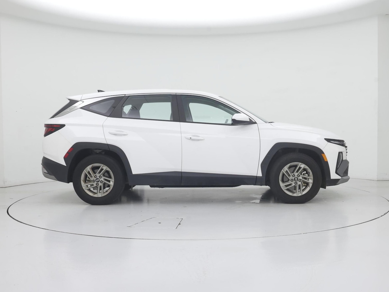 2025 Hyundai Tucson SE - Photo 8