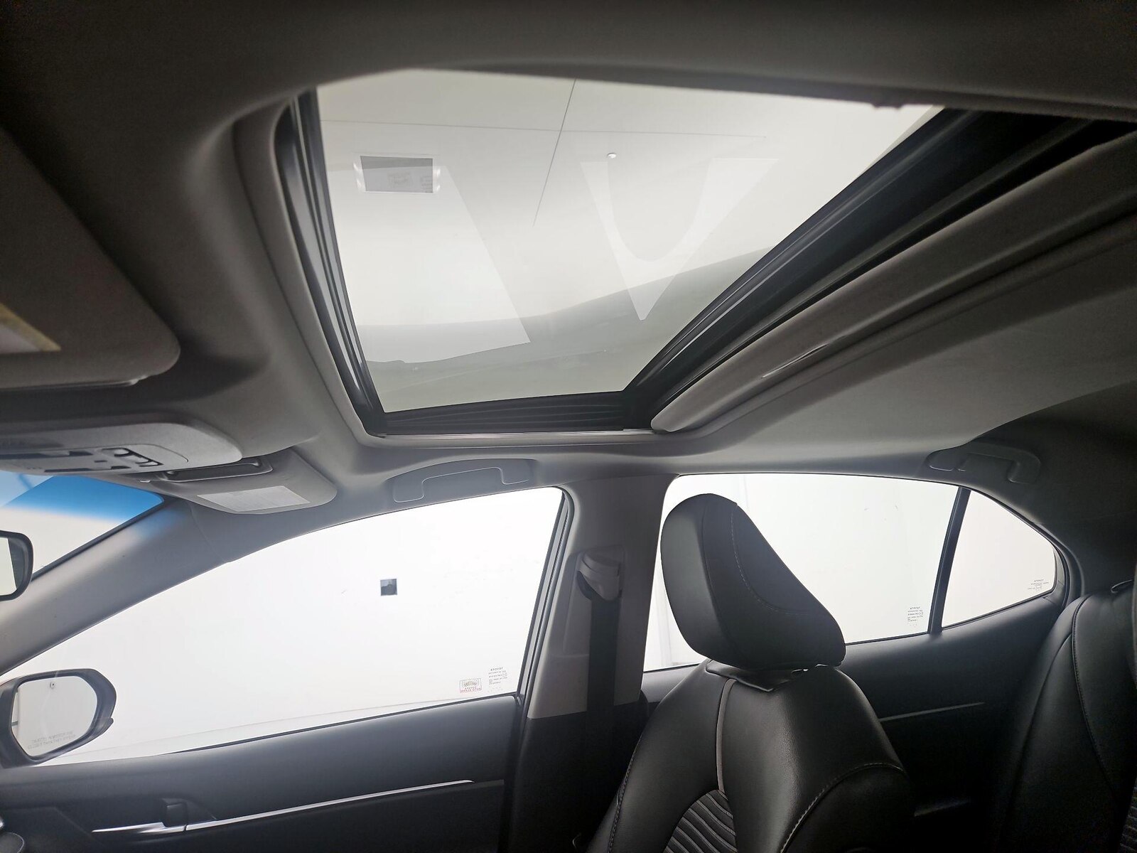 Sunroof(s) & Overhead Airbags