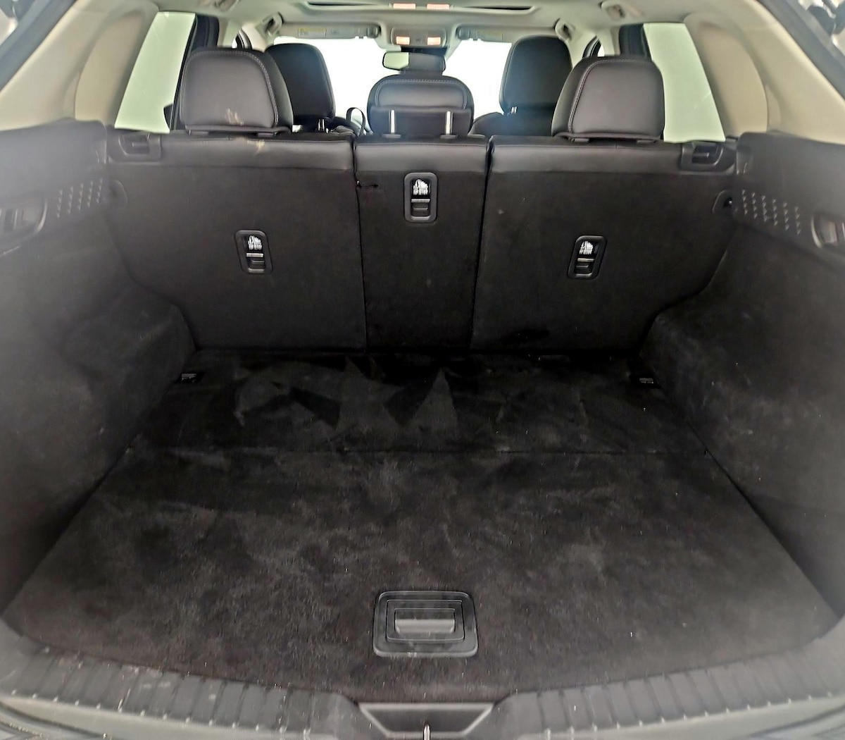 Trunk/Cargo (Seats Up)