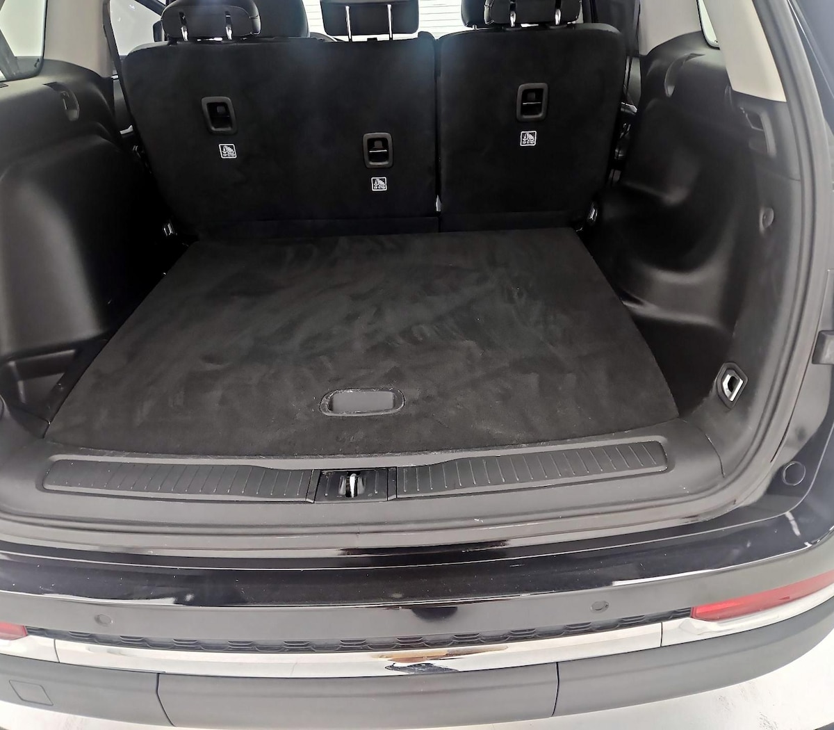 Trunk/Cargo (Seats Up)