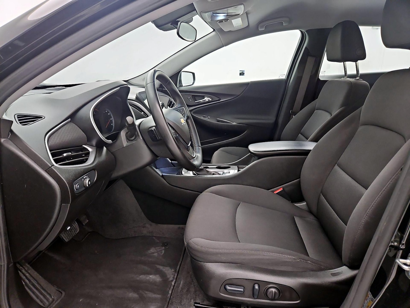 Power Seat(s) & Side Airbags