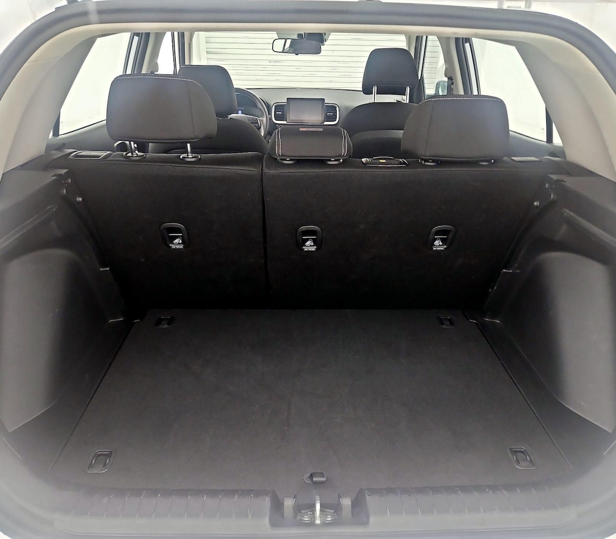 Trunk/Cargo (Seats Up)