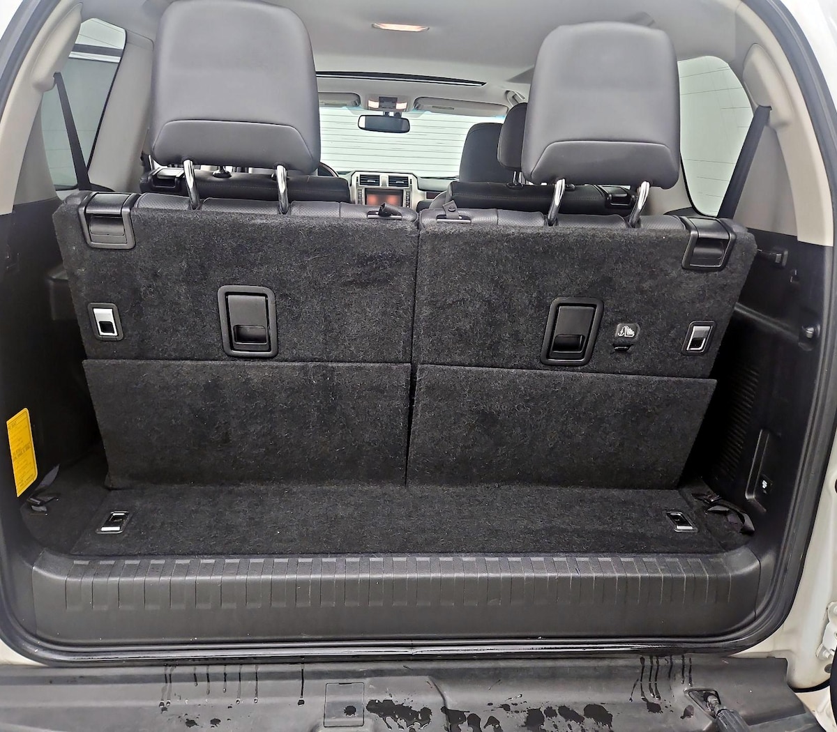 Trunk/Cargo (Seats Up)