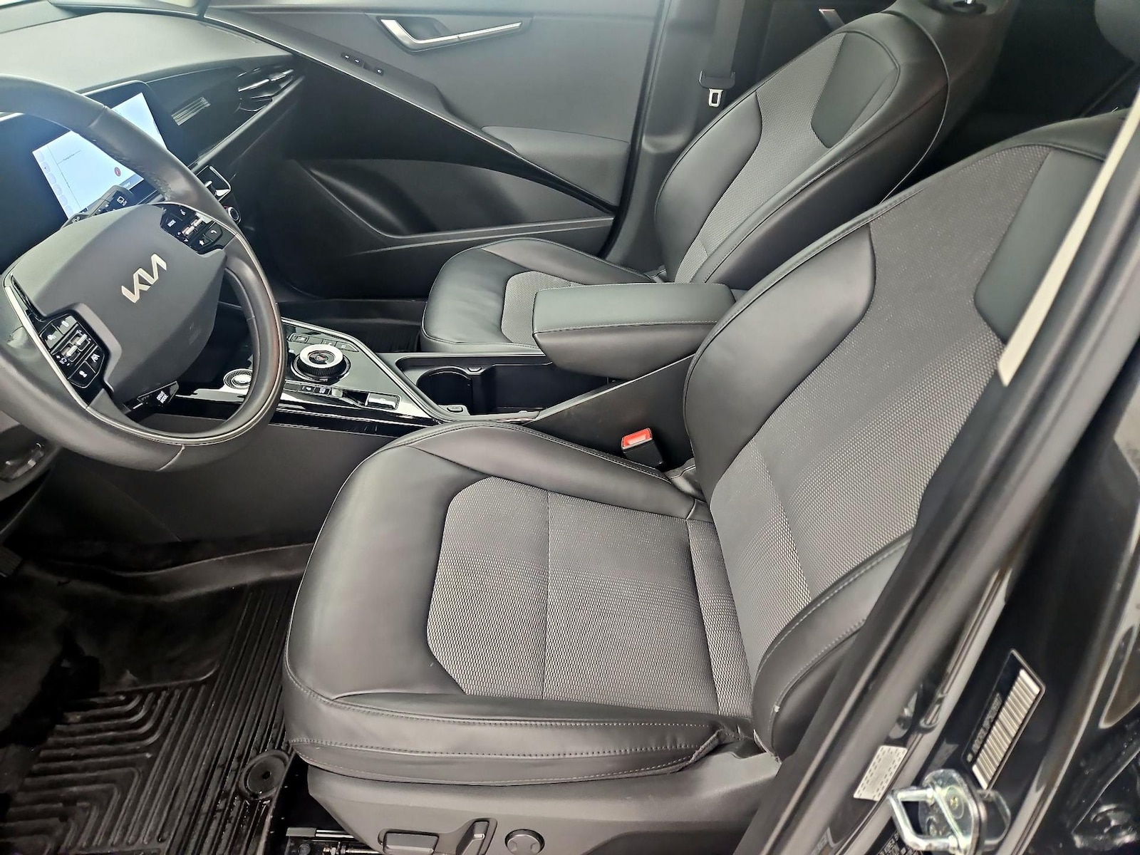 Power Seat(s) & Side Airbags