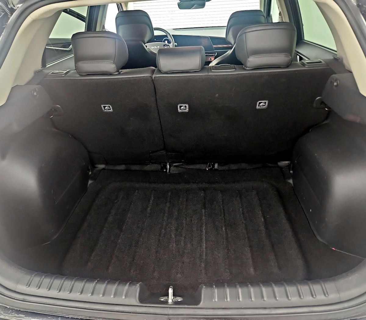 Trunk/Cargo (Seats Up)