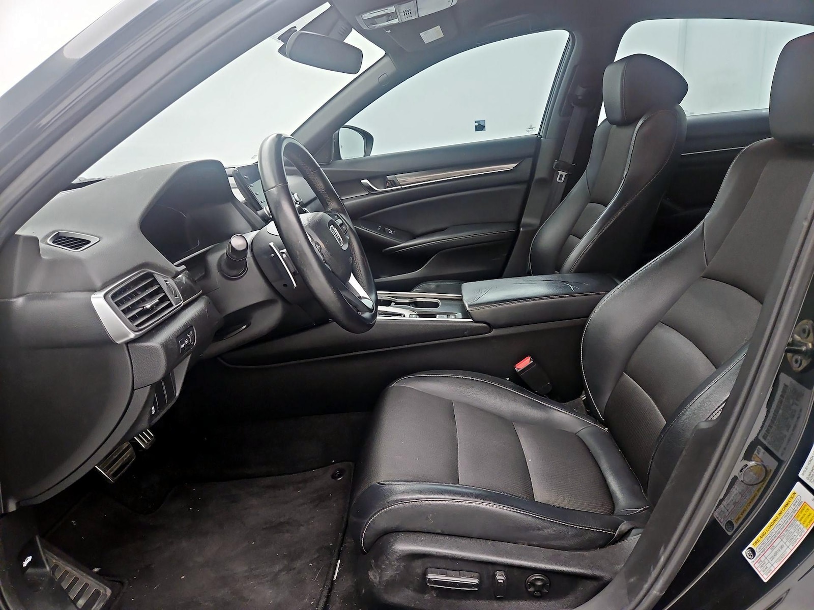 Power Seat(s) & Side Airbags