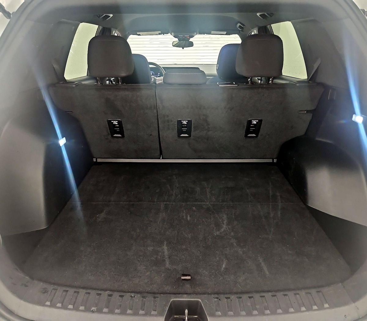 Trunk/Cargo (Seats Up)