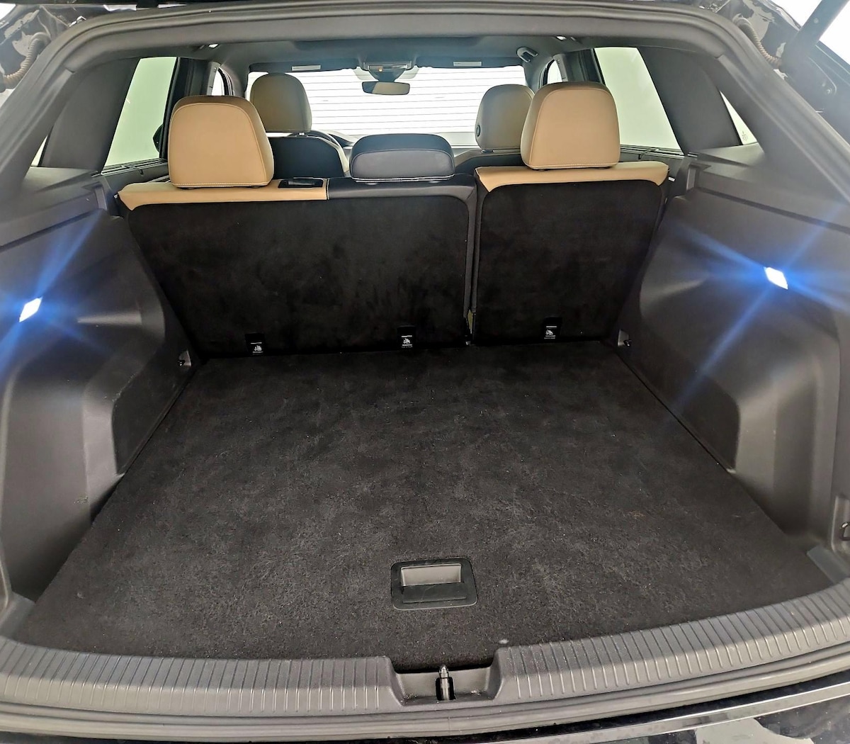 Trunk/Cargo (Seats Up)
