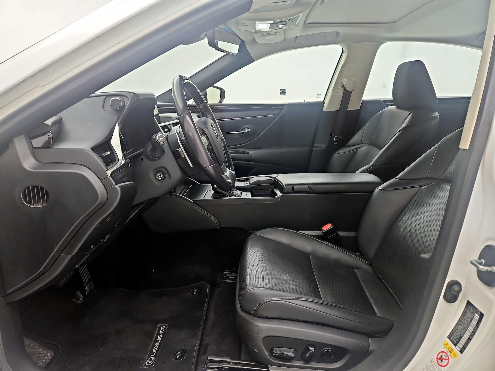 Power Seat(s) & A/C Seat(s)