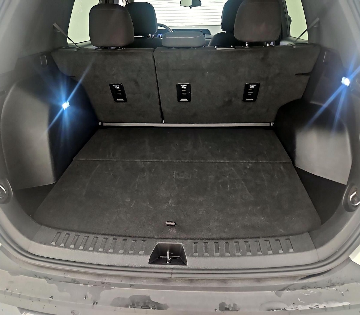 Trunk/Cargo (Seats Up)