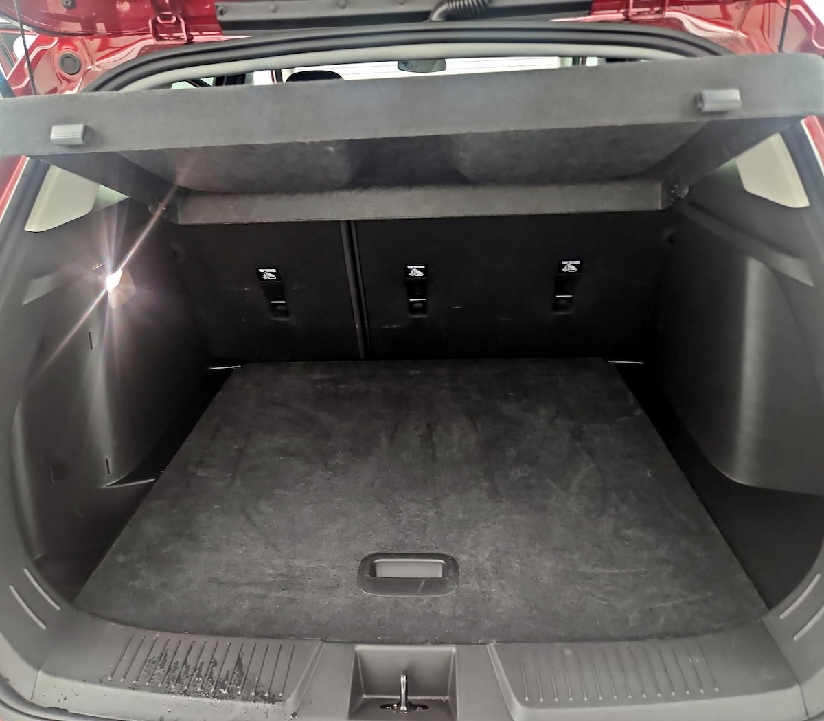 Trunk/Cargo (Seats Up)