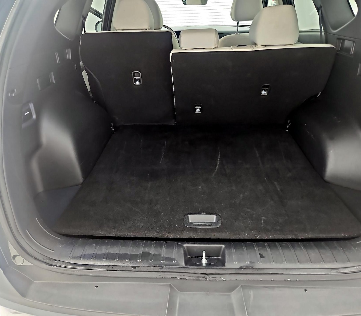 Trunk/Cargo (Seats Up)