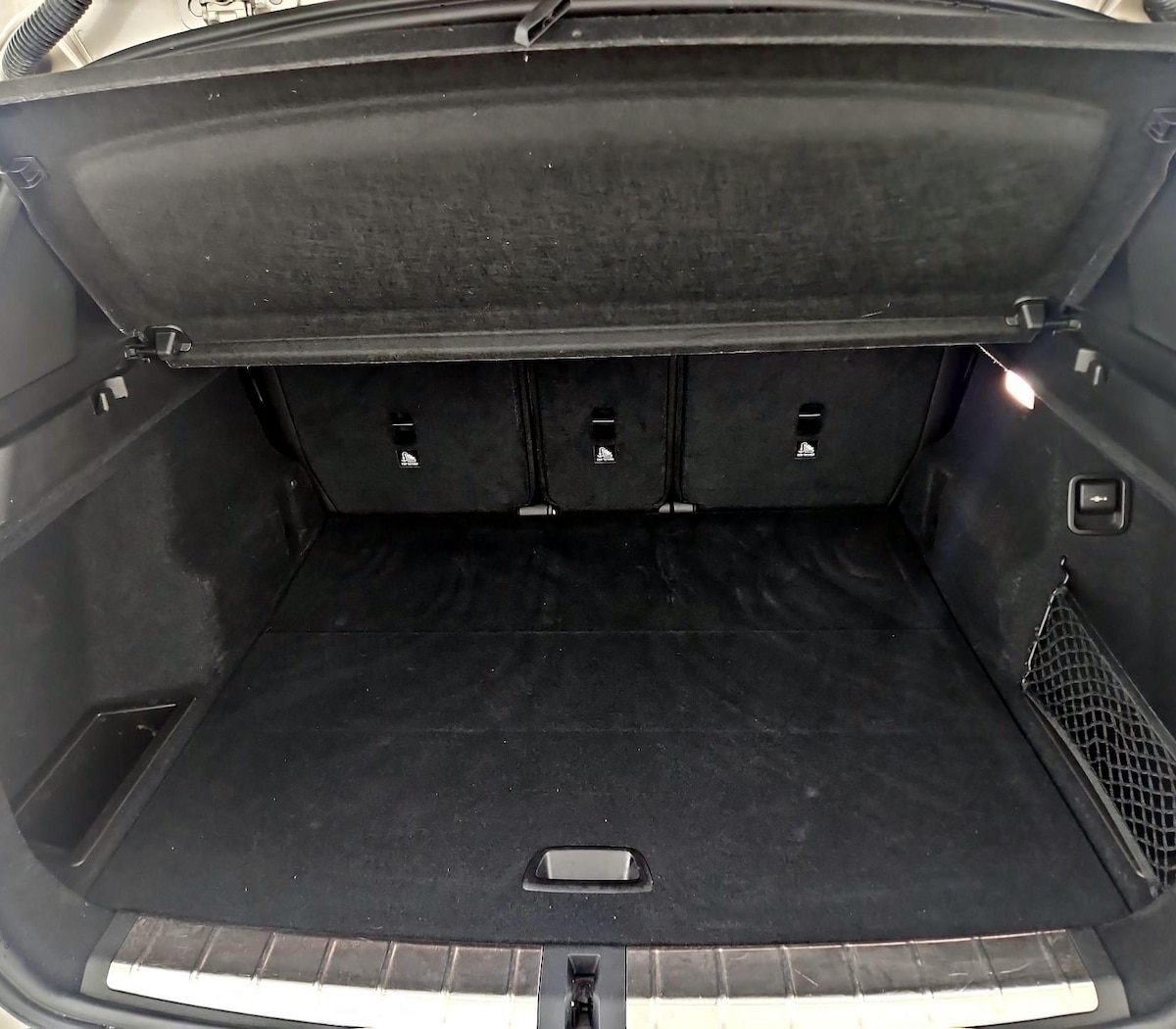 Trunk/Cargo (Seats Up)