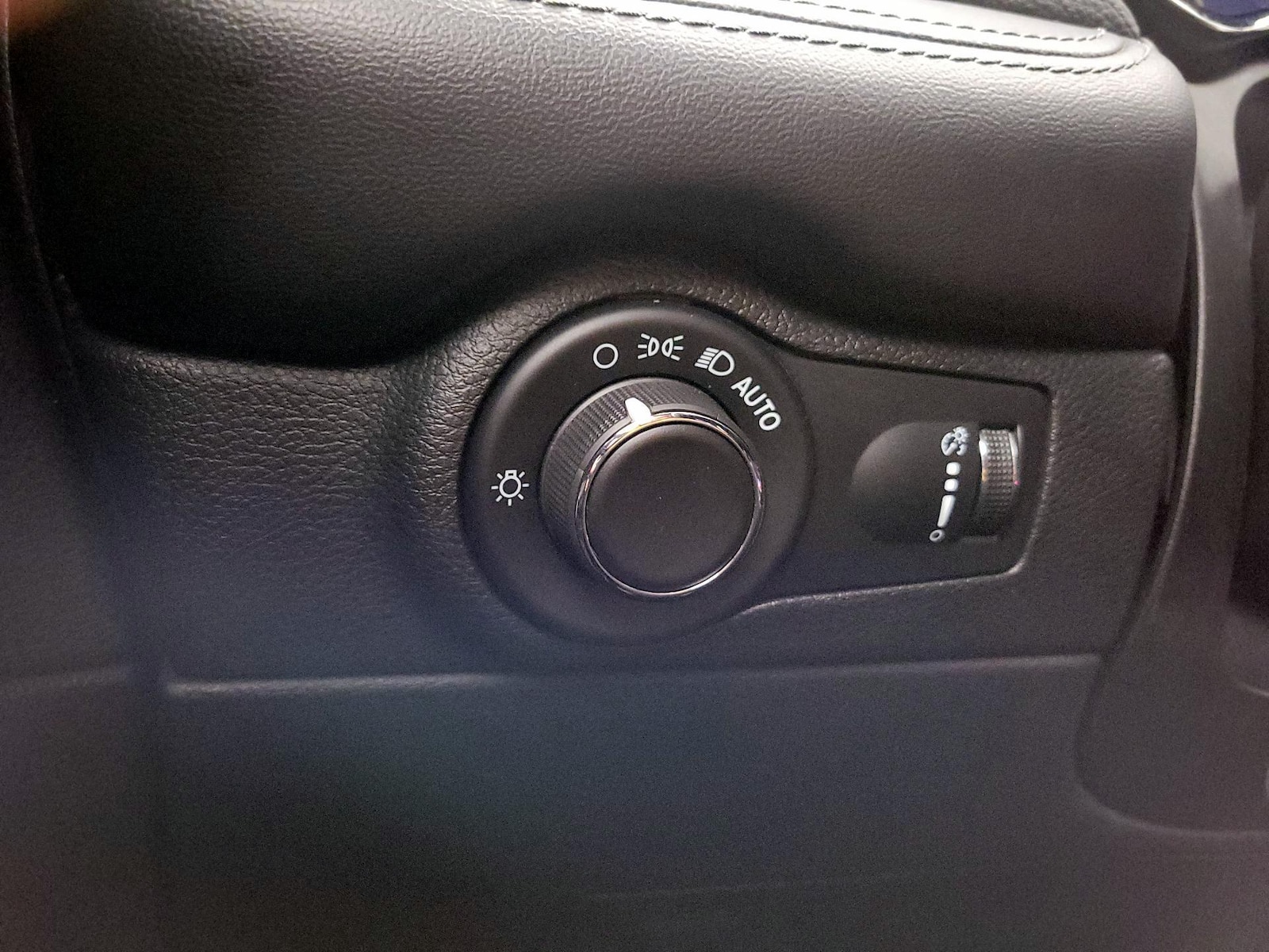 2023 Dodge Durango SXT - Photo 14