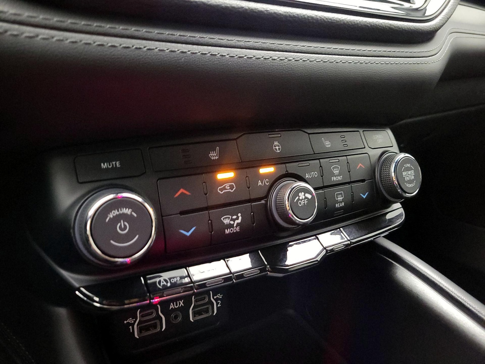 2023 Dodge Durango SXT - Photo 17