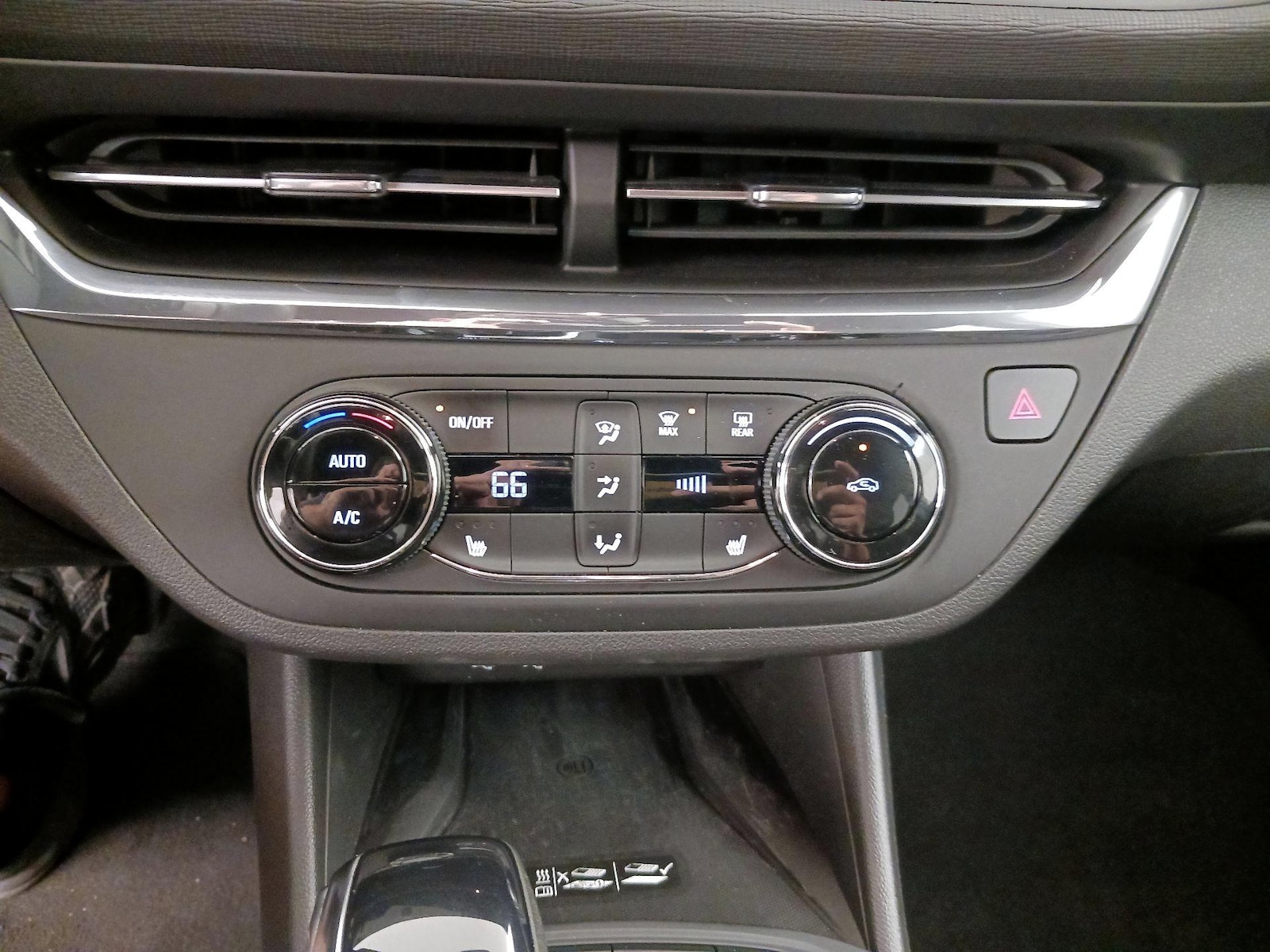 2025 Buick Envista Preferred - Photo 17