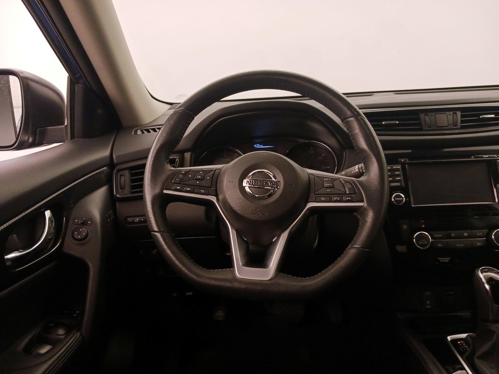 2017 Nissan Rogue SL - Photo 11
