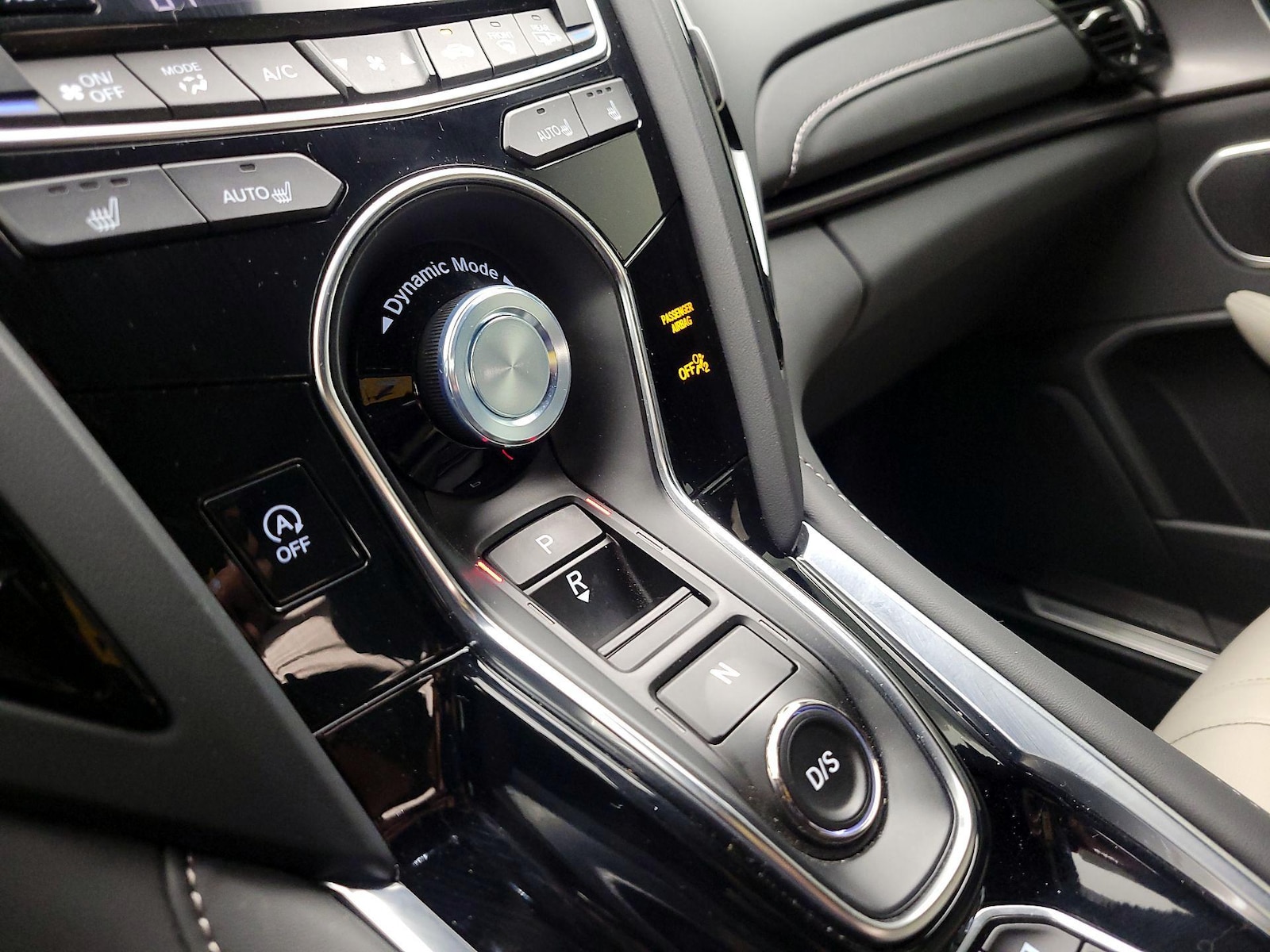 2025 Acura RDX Base - Photo 18
