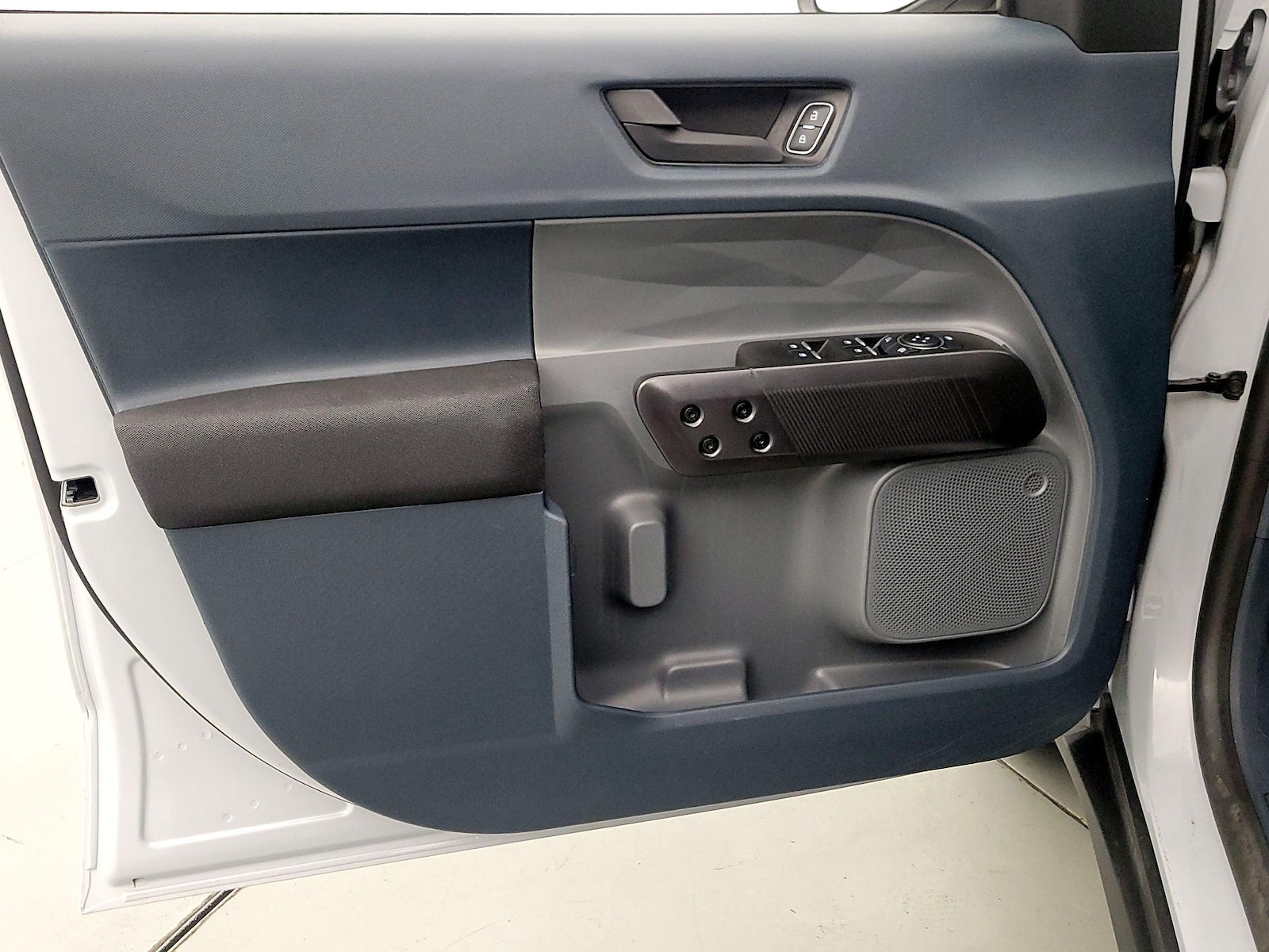 2025 Ford Maverick XL - Photo 13