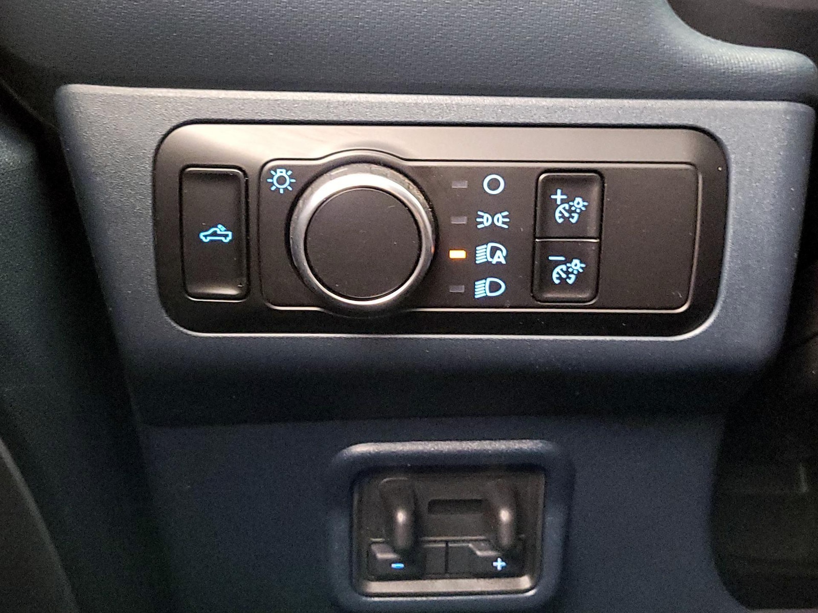 2025 Ford Maverick XL - Photo 14