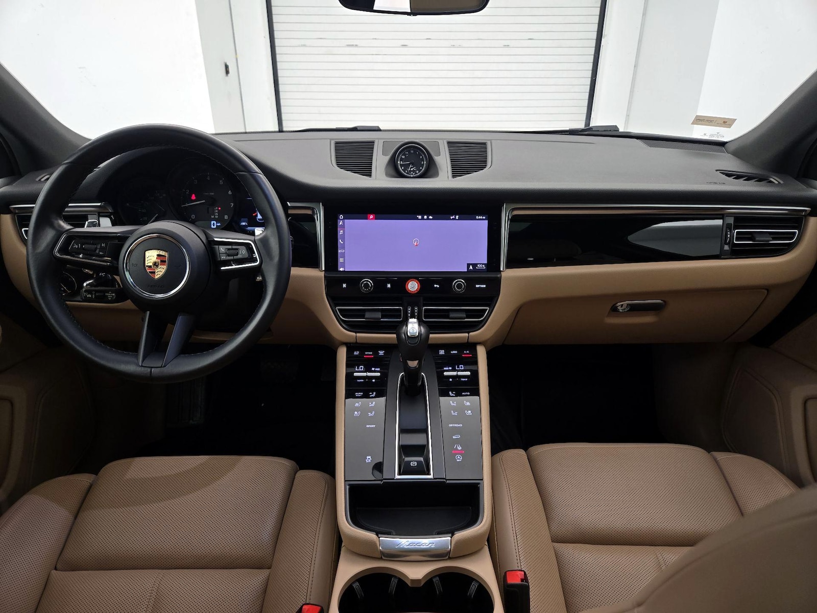 2023 Porsche Macan T - Photo 10