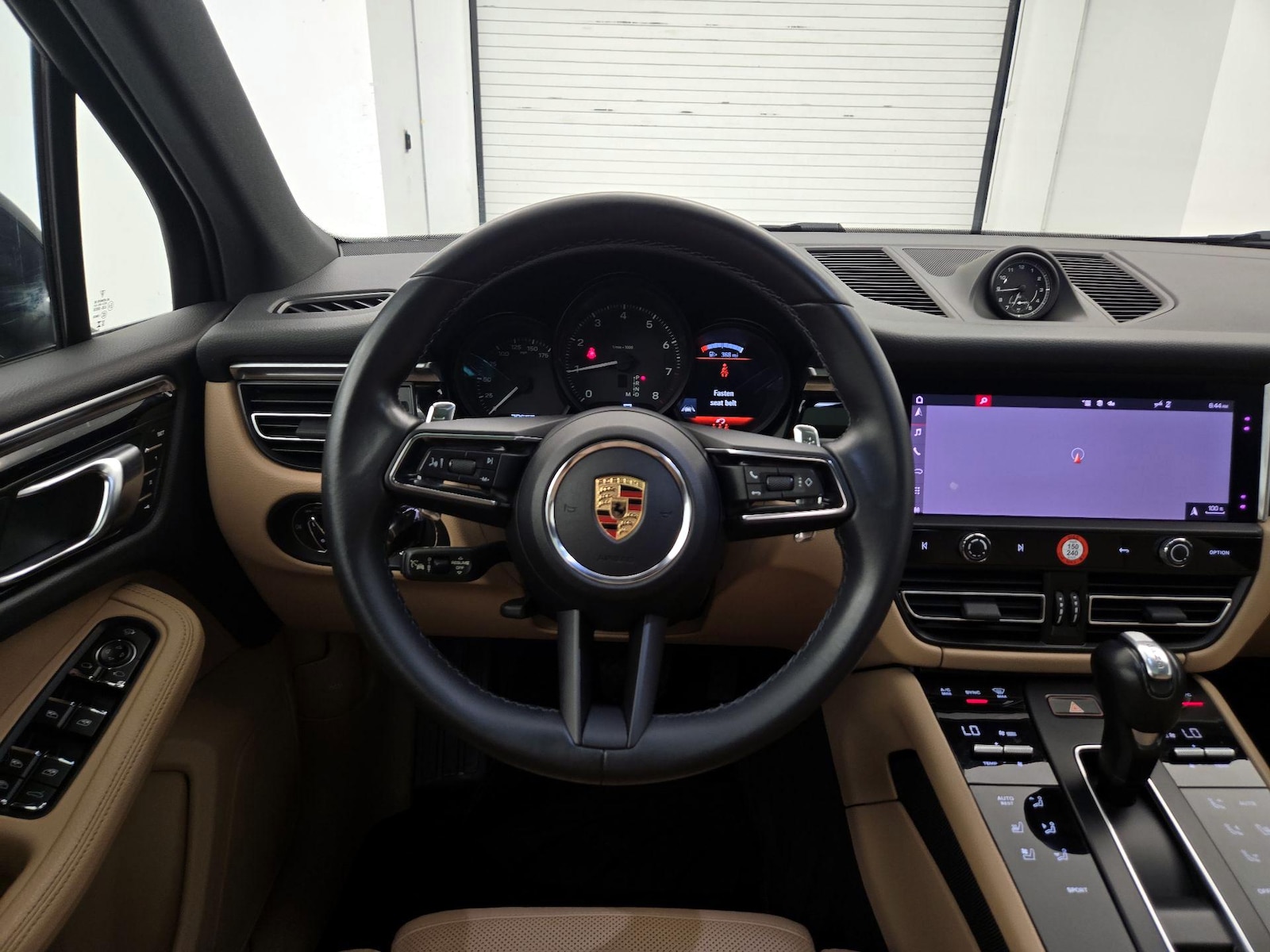 2023 Porsche Macan T - Photo 11