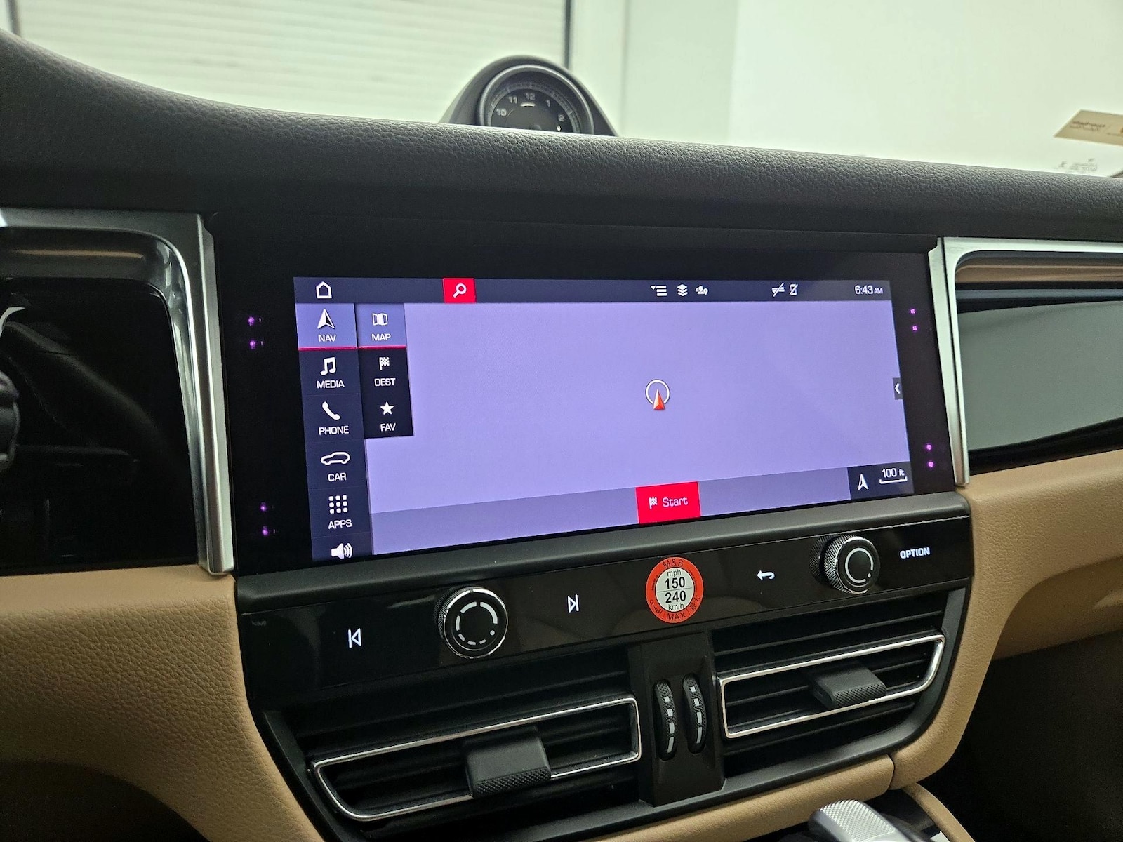 2023 Porsche Macan T - Photo 15